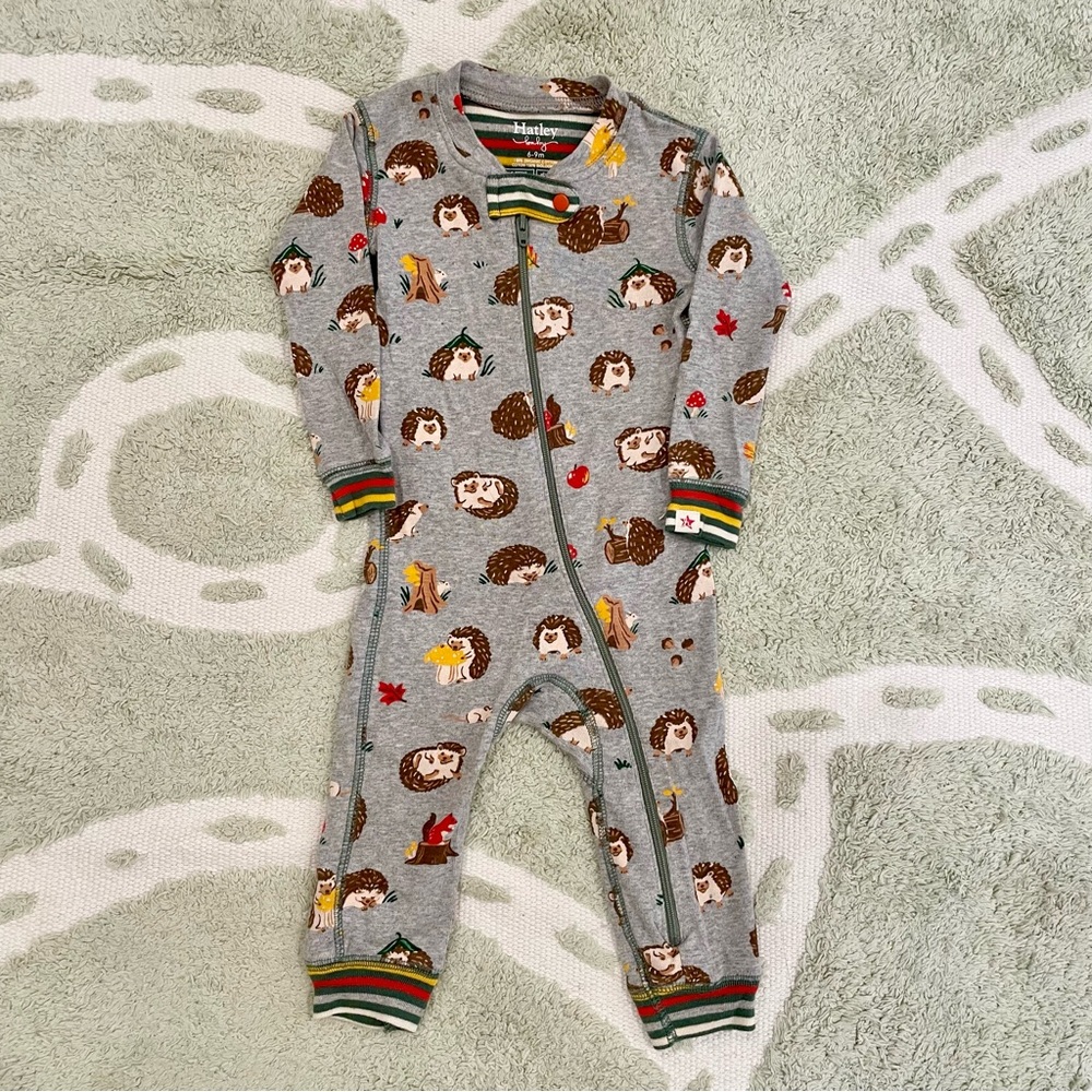 Hatley Baby Organic Hedgehog Mushroom Print Zip Up Jumpsuit in Gray - 6-9 Months